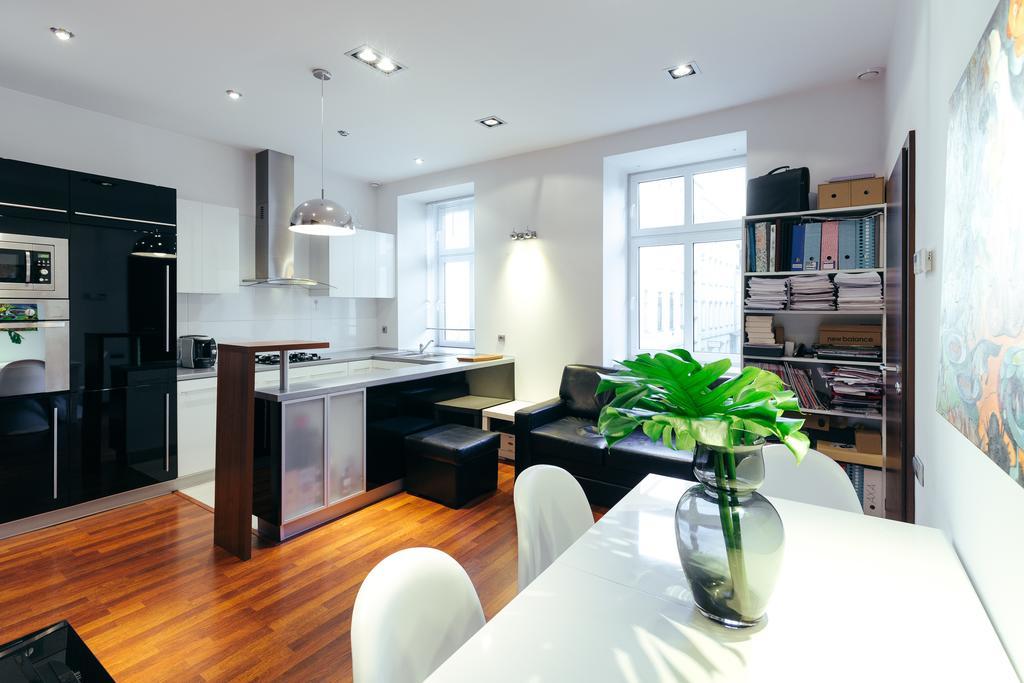 In The Strict City Centre Apartment